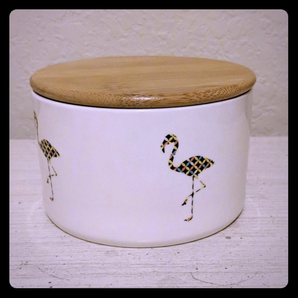 Ceramic flamingo dish with lid